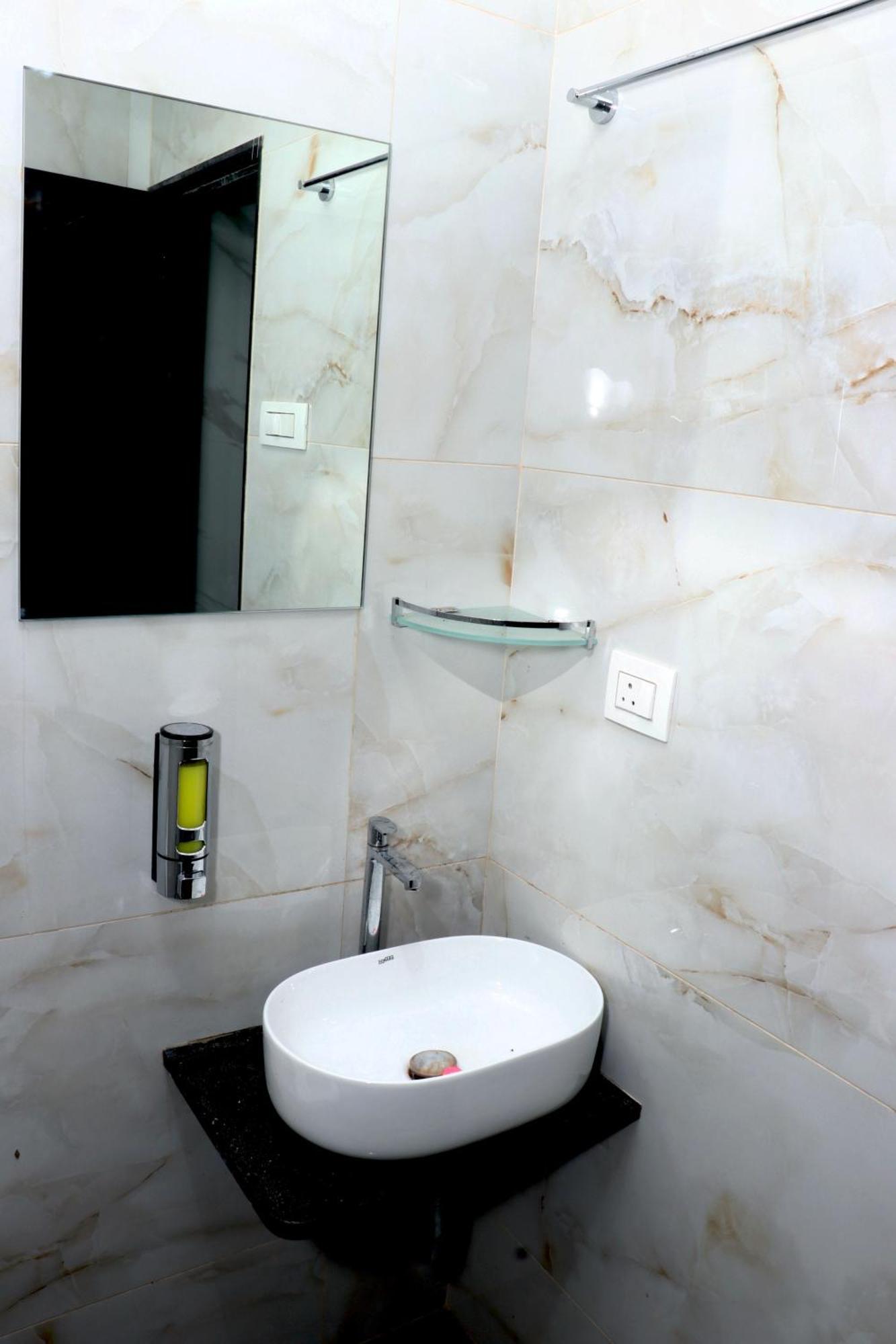Hotel Comfy Inn Bombay Extérieur photo